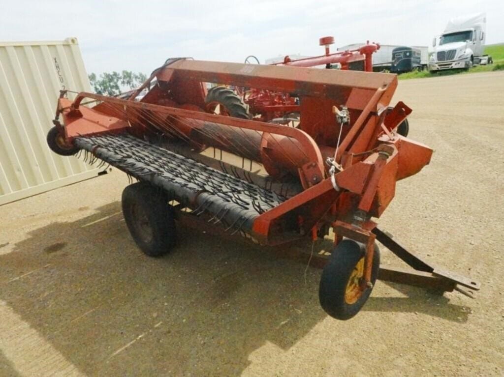 International Harvester 810-10 Equipment Image0