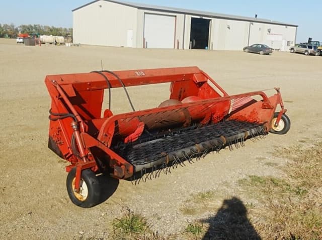 Image of International Harvester 810 equipment image 2