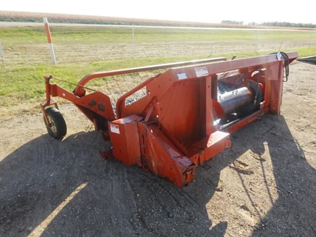 Image of International Harvester 810 equipment image 1