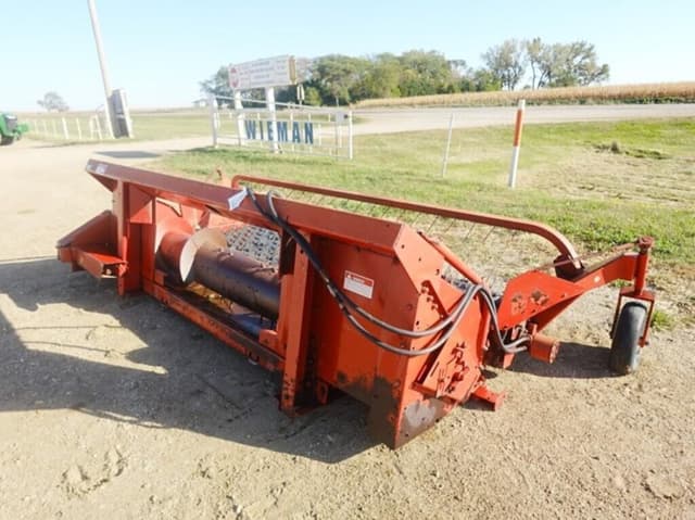Image of International Harvester 810 equipment image 3
