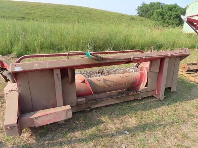 Image of Case IH 810 equipment image 2