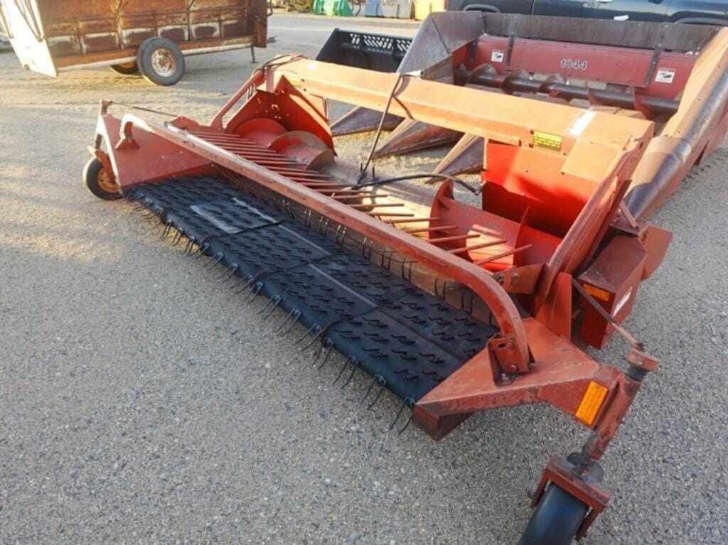 International Harvester 810 Equipment Image0