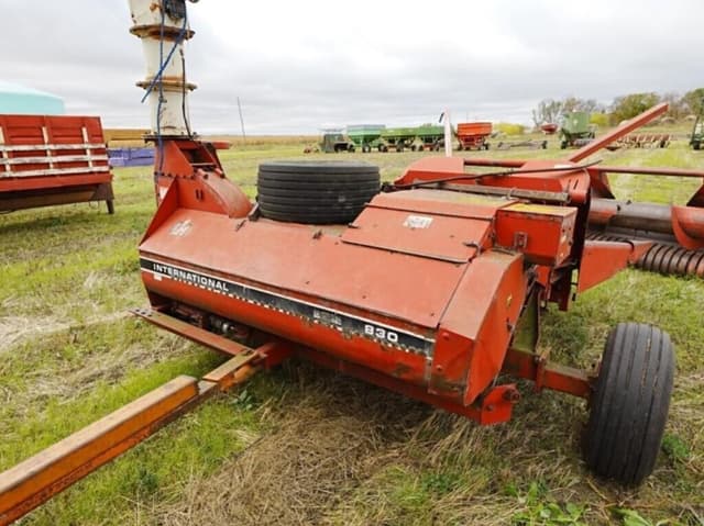 Image of International Harvester 830 equipment image 3