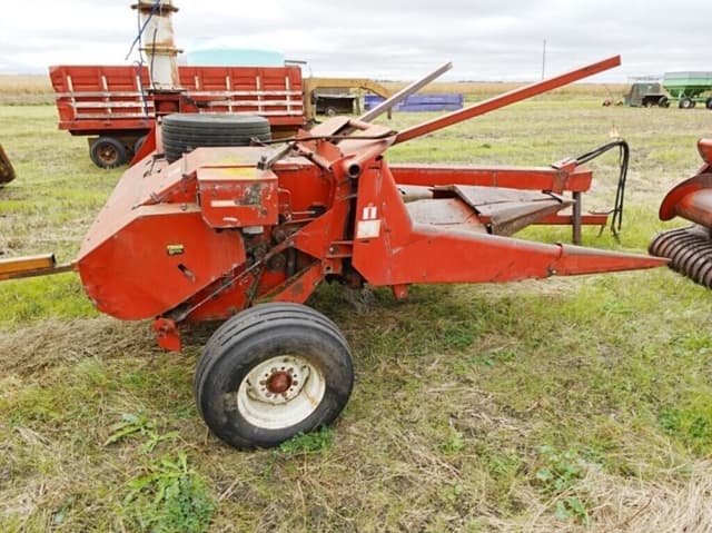 Image of International Harvester 830 equipment image 2