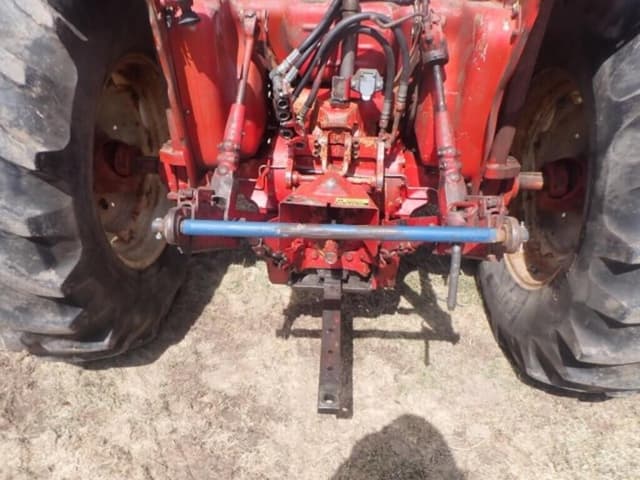 Image of International Harvester 884 equipment image 4