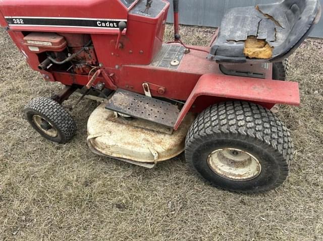 Image of Cub Cadet 382 equipment image 4