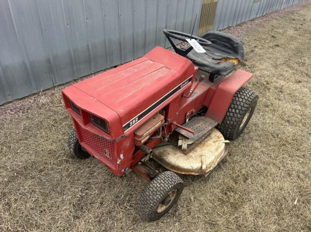 Image of Cub Cadet 382 Primary image
