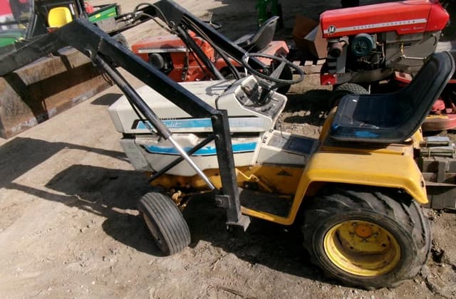 Image of Cub Cadet 1650 equipment image 2