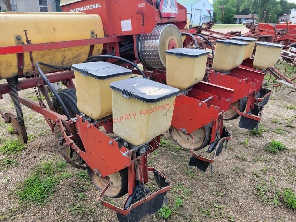 Image of International Harvester 400 Cyclo Image 1