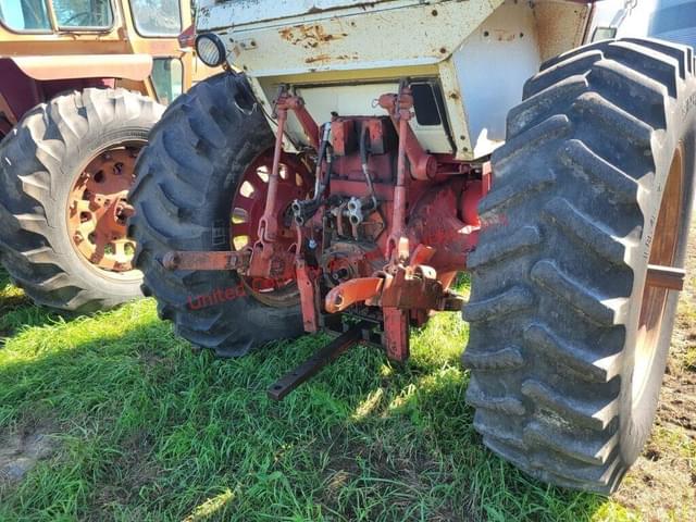 Image of International Harvester 1026 equipment image 3