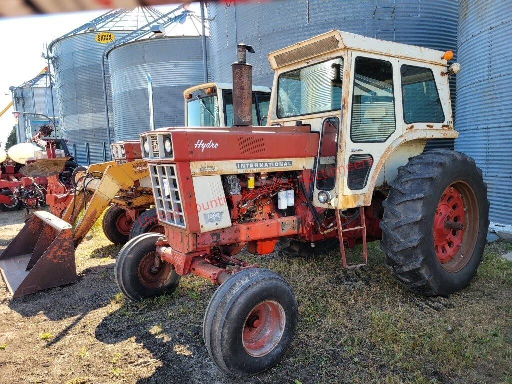 Image of International Harvester 1066 Primary image