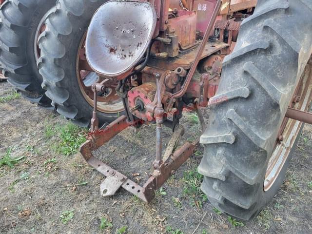 Image of Farmall 350 equipment image 3