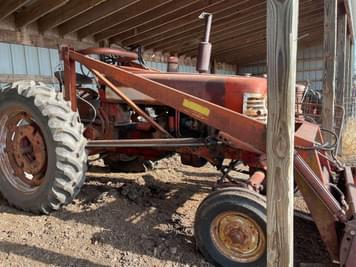 Main image International Harvester 350