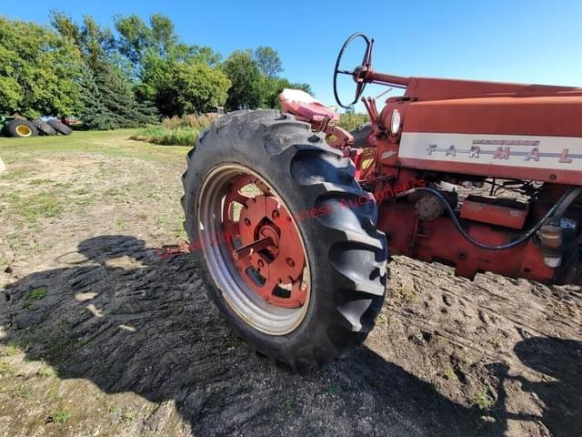 Image of International Harvester 350 equipment image 2