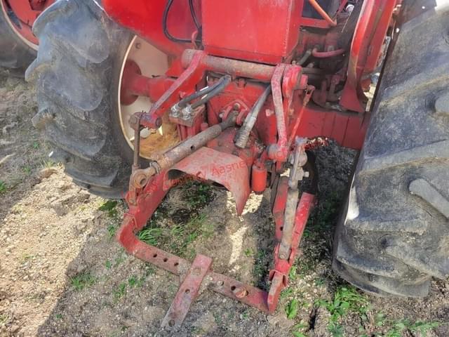 Image of Farmall 350 equipment image 4