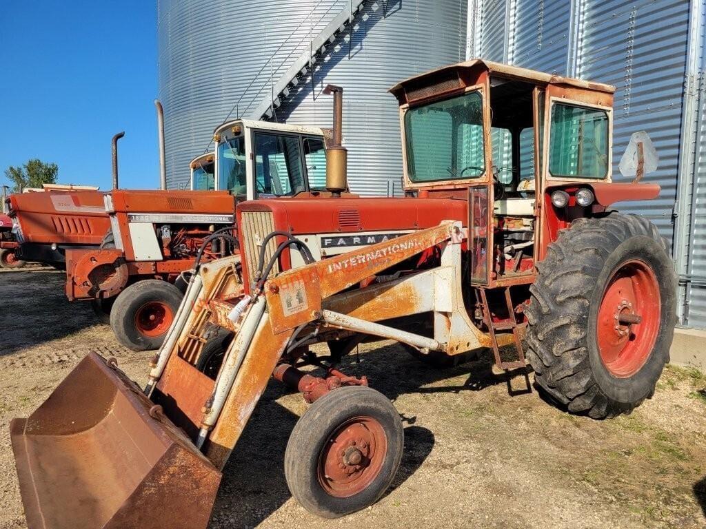Image of Farmall 656 Primary image