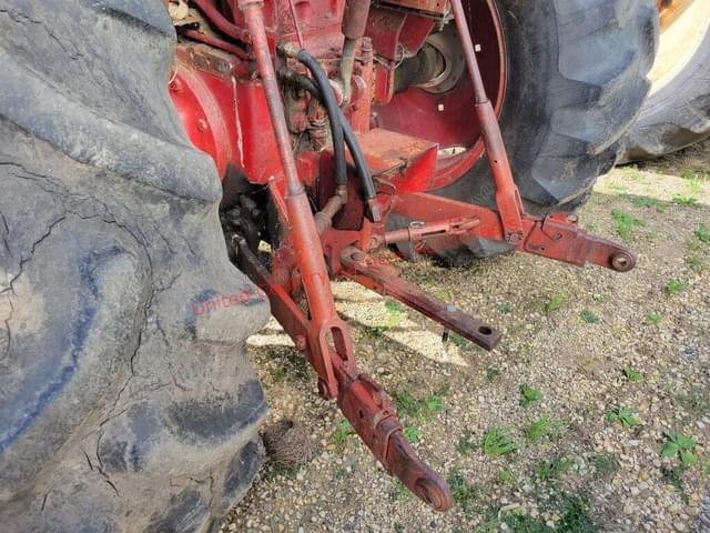 Image of Farmall 656 equipment image 3