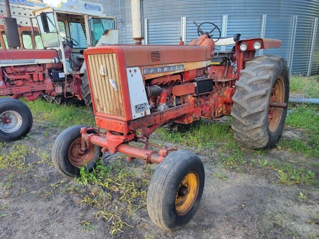Image of Farmall 706 Primary image