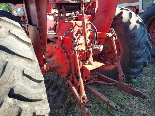 Image of International Harvester 806 equipment image 3