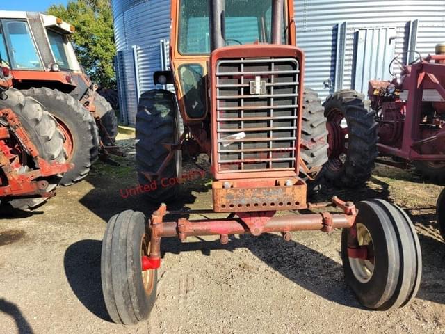 Image of International Harvester 826 equipment image 3