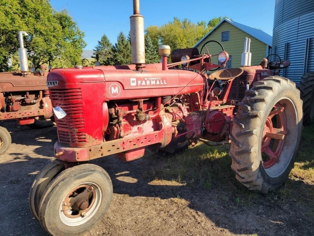 Image of Farmall M Image 0