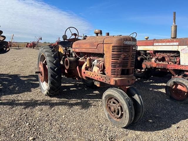 Image of Farmall M equipment image 1