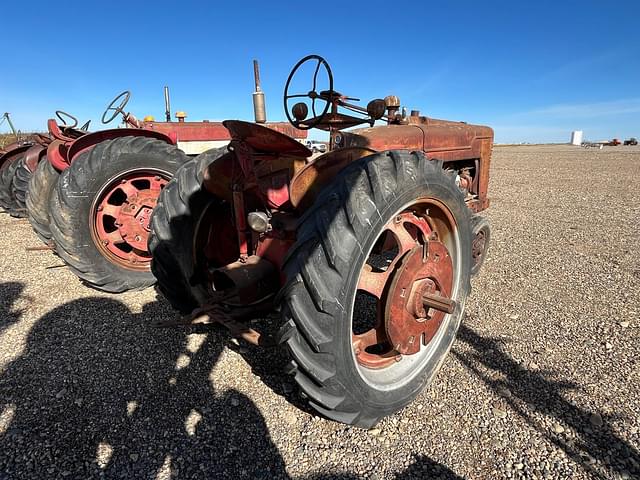 Image of Farmall M equipment image 2