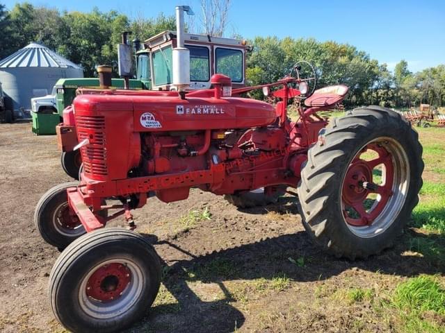 Image of Farmall Super M-TA equipment image 3
