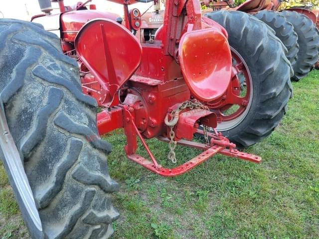 Image of Farmall Super M-TA equipment image 4
