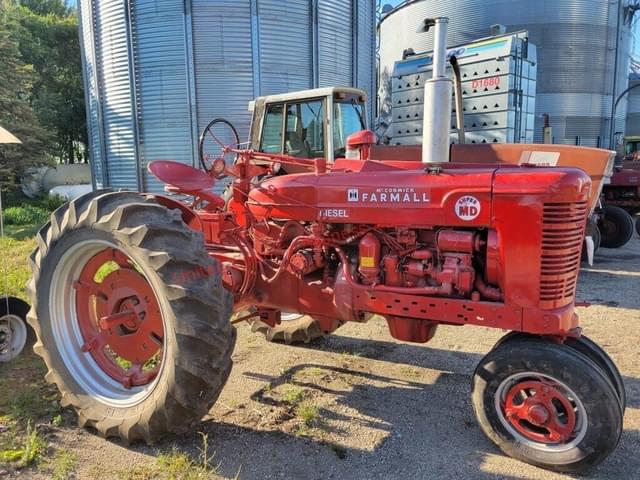Image of Farmall Super MD equipment image 2