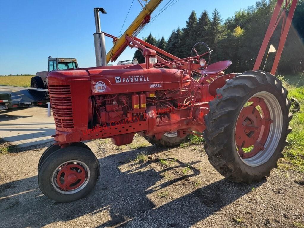 Image of Farmall Super MD Primary image