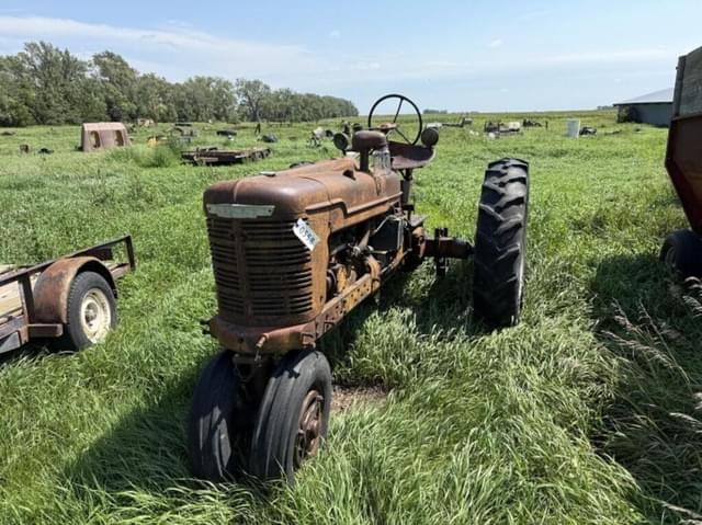 Image of Farmall H equipment image 1