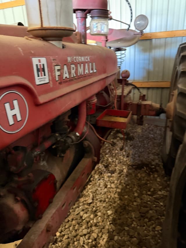 Image of Farmall H equipment image 4