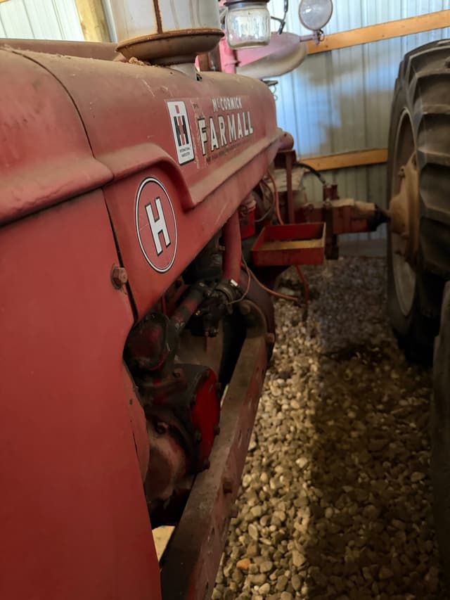 Image of Farmall H equipment image 1