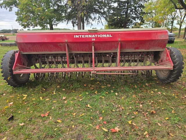 Image of International Harvester 510 equipment image 4