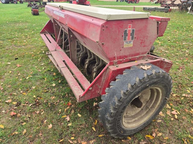 Image of International Harvester 510 equipment image 3
