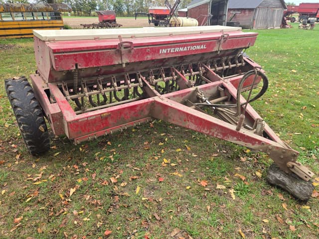 Image of International Harvester 510 equipment image 2