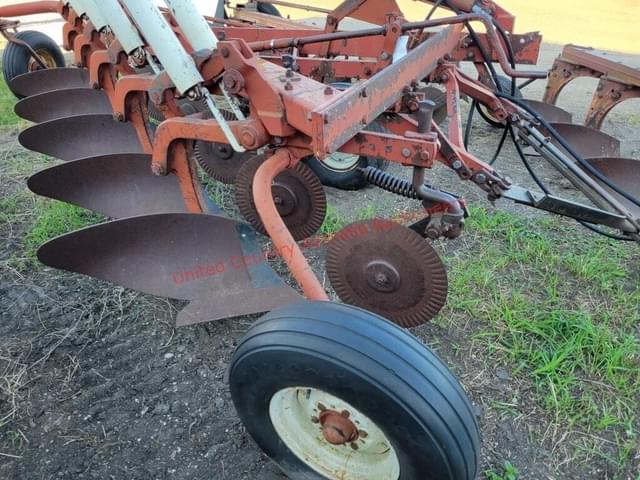 Image of International Harvester 770 equipment image 1