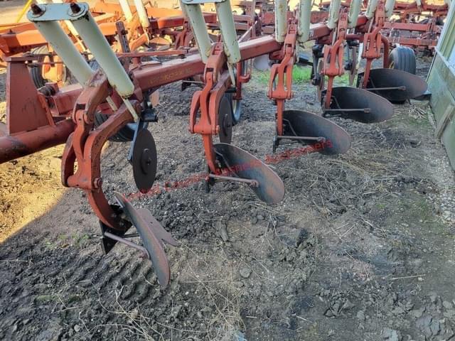 Image of International Harvester 770 equipment image 4