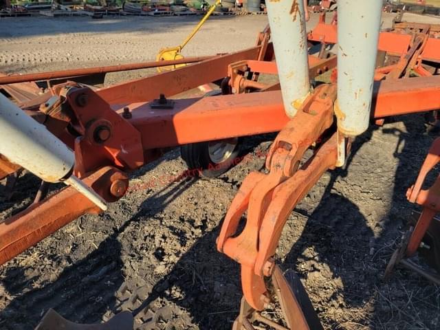 Image of International Harvester 770 equipment image 3
