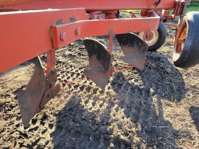 Image of International Harvester 770 equipment image 2