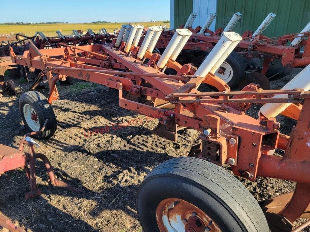 Image of International Harvester 770 Primary image