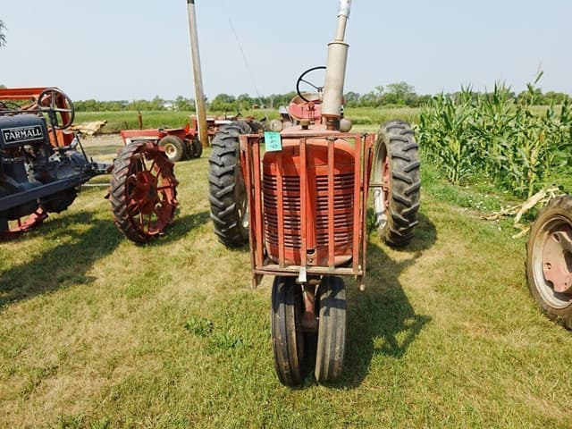 Image of Farmall Super C equipment image 1
