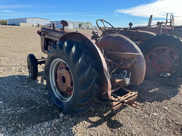 Image of International Harvester Super W-4 equipment image 3