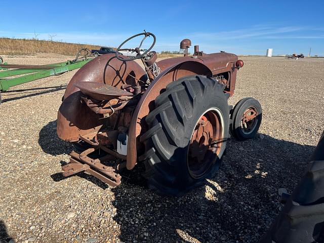 Image of International Harvester Super W-4 equipment image 2