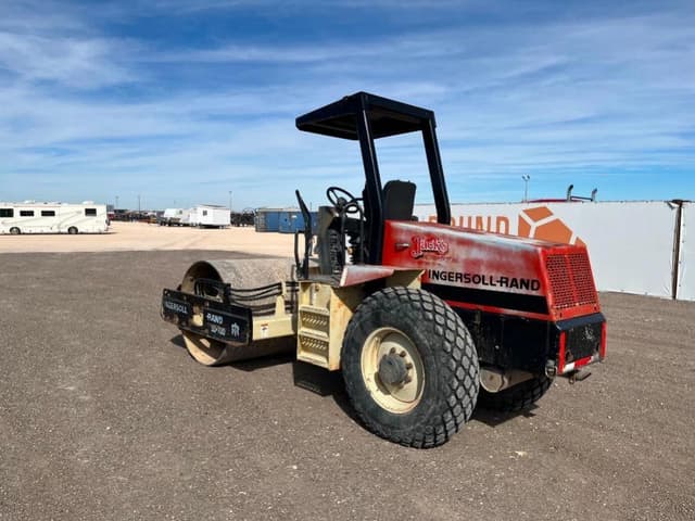 Image of Ingersoll SD70D equipment image 2