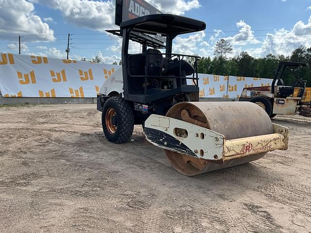 Image of Ingersoll Rand SD70D equipment image 2