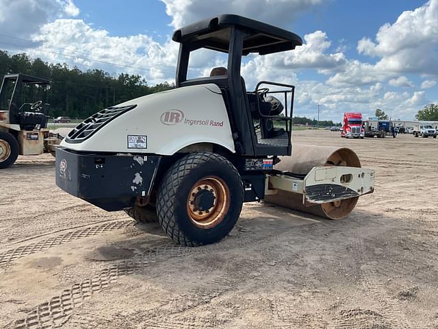 Image of Ingersoll Rand SD70D equipment image 4