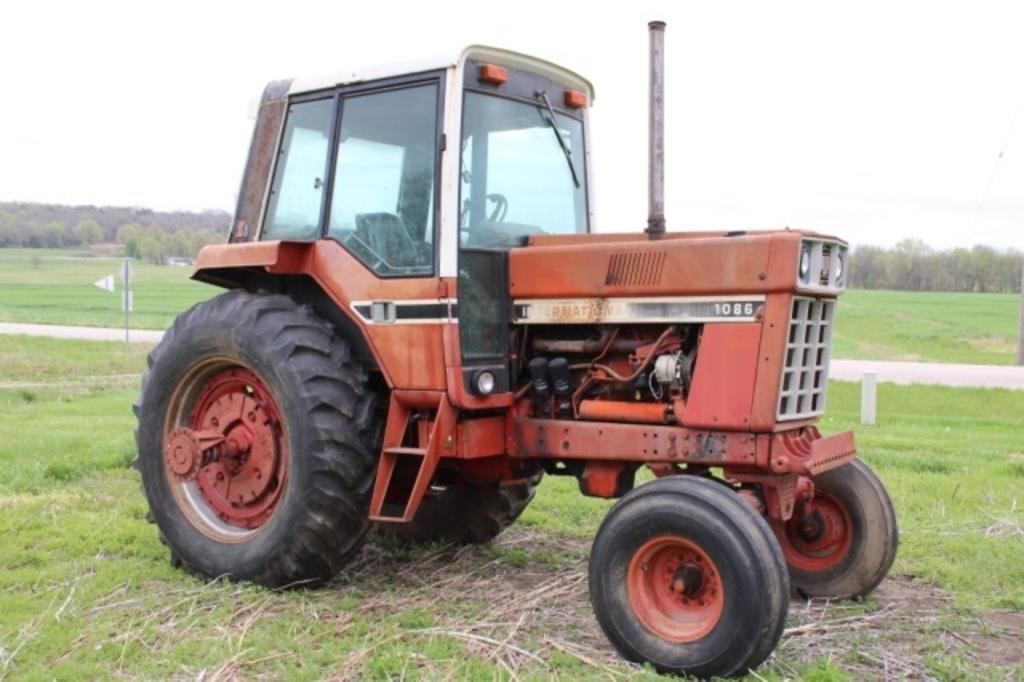 Main image International Harvester 1086