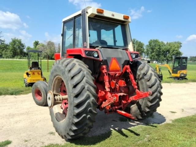 Image of International Harvester 1586 equipment image 2